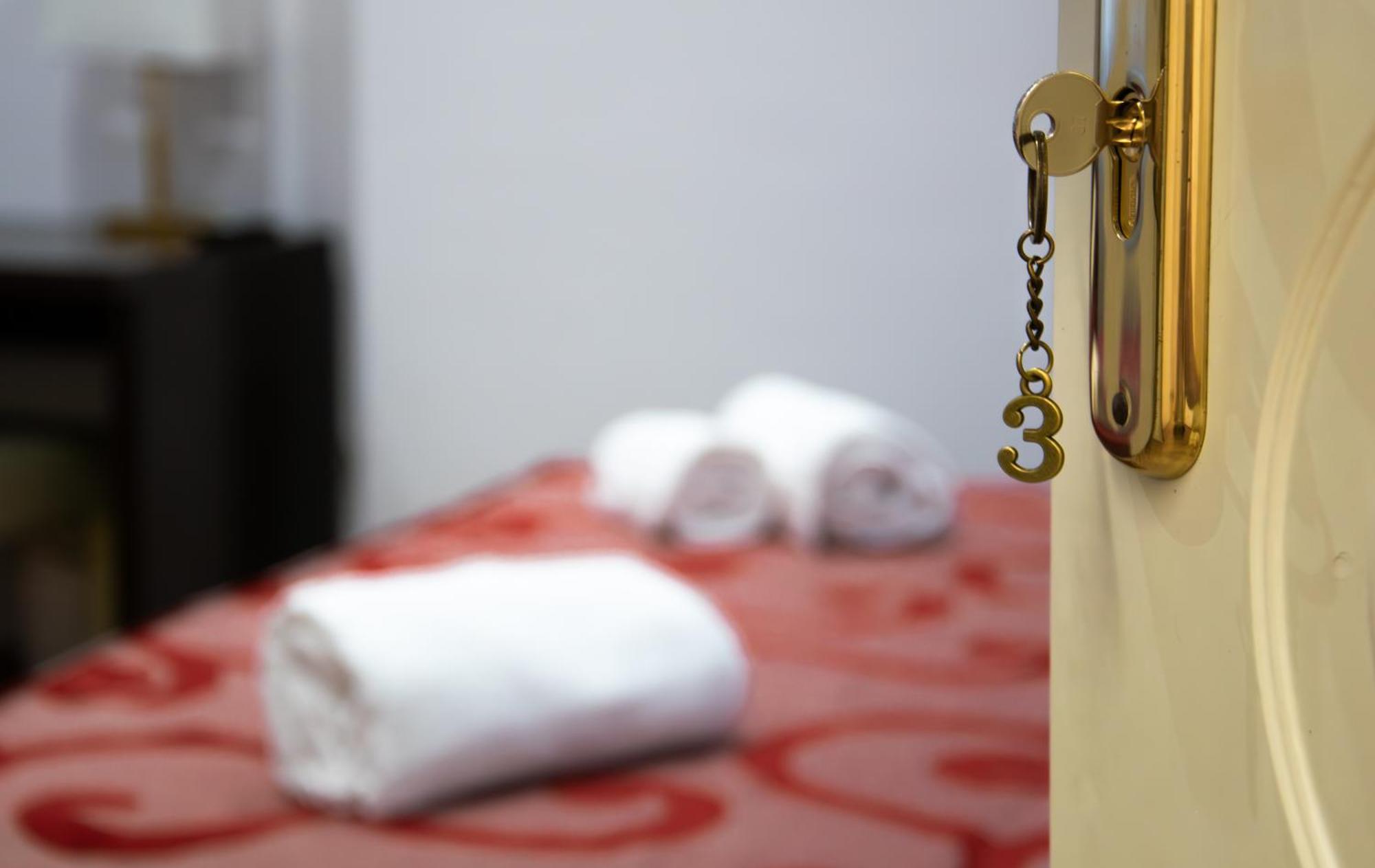Mbs Marconi Bridge Suites Guest House โรม ภายนอก รูปภาพ